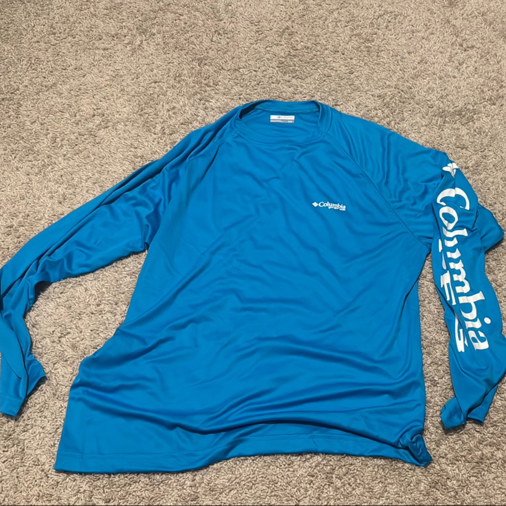 Columbia Performance Shirt Medium